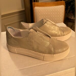 Women's EUC J/Slides Metallic Leather Slip On Platform Sneaker Size 6 Gold LN